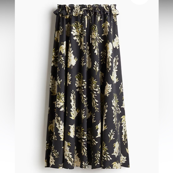 Floral Black and Cream Women's Skirt - Picture 2 of 6